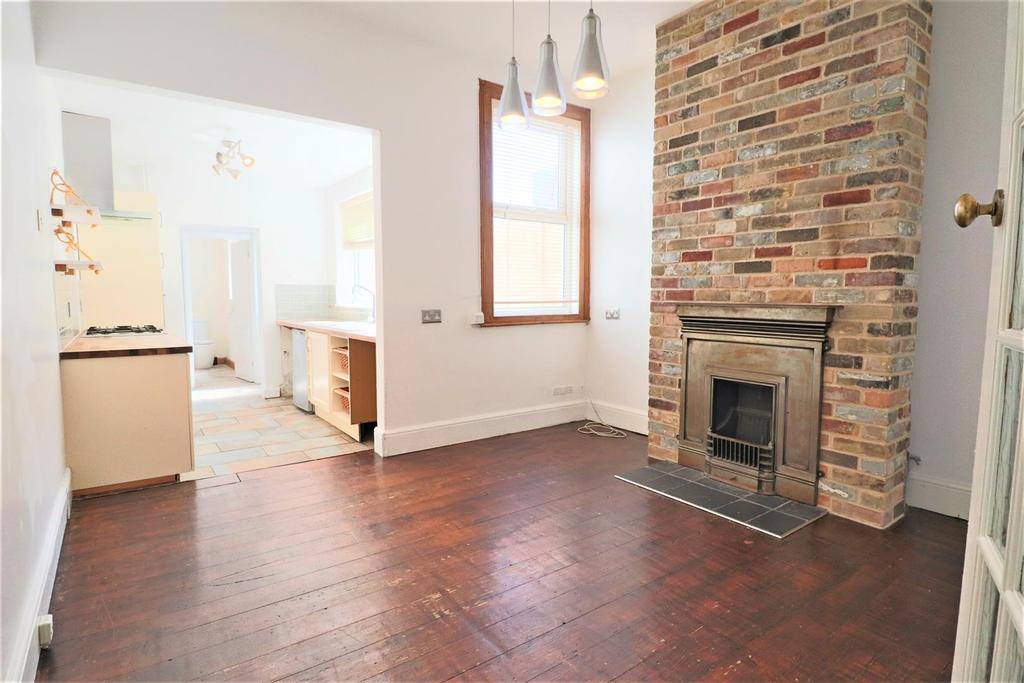 Sycamore Avenue, Oulton Broad, Lowestoft 3 bed terraced house for sale
