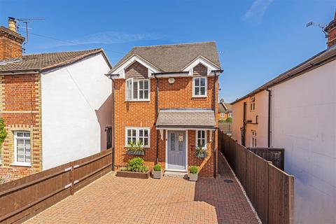 55 Church Road, Chavey Down, Ascot, SL5 8RR
