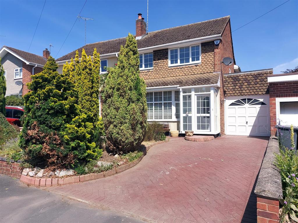 Prospect Road, StourportOnSevern 3 bed semidetached house £270,000