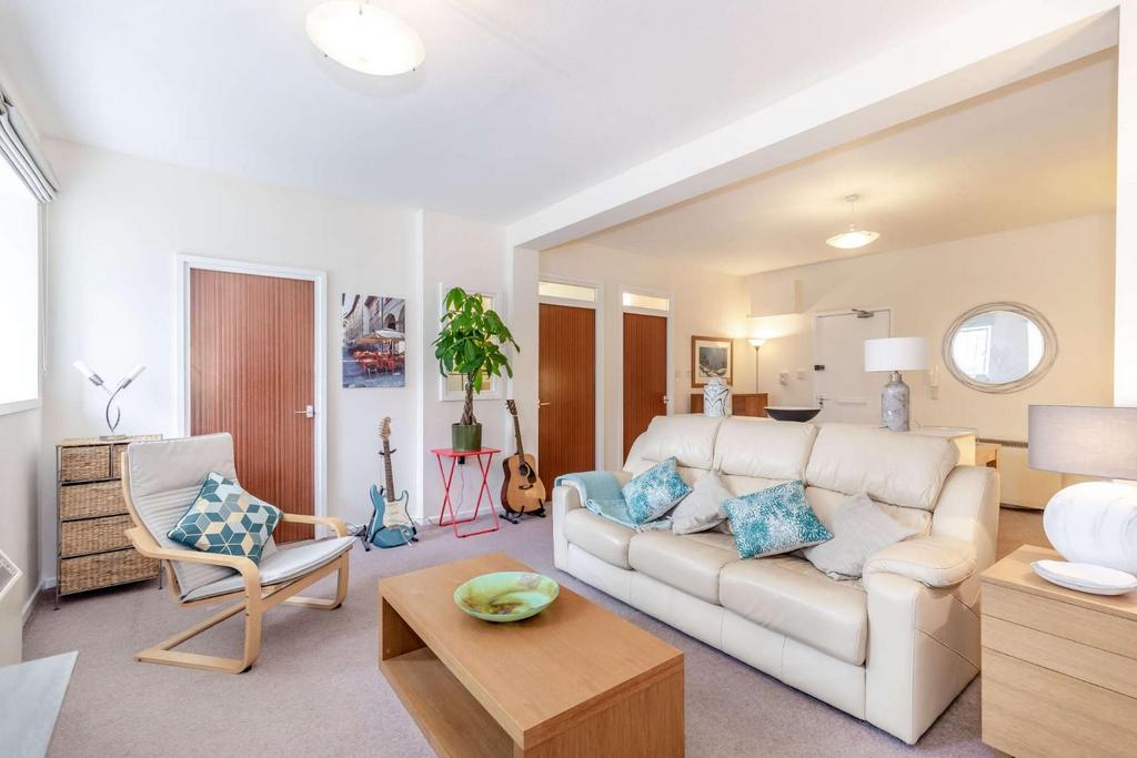 8513960-interior08-800.jpg