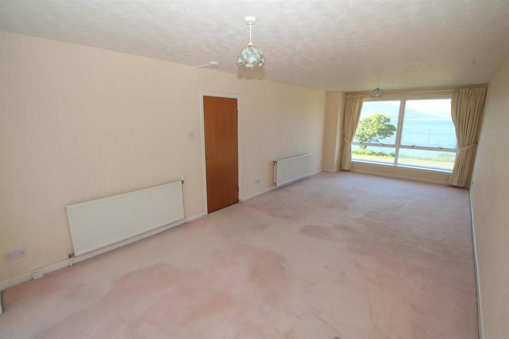 Balmoral Place, Cloch Road, Gourock 2 bed flat £143,000