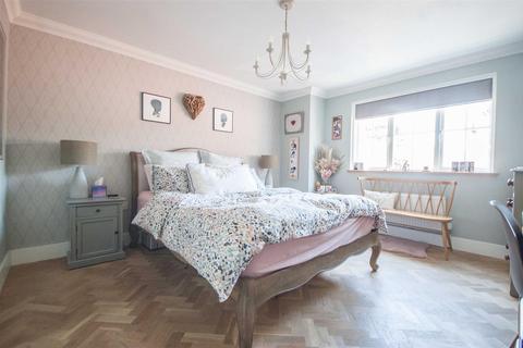 3 The Cedars, Chelmsford, CM2 6BL