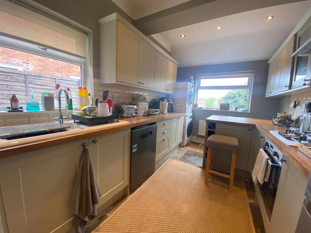 Beech Road, Stourbridge 2 bed house £995 pcm (£230 pw)