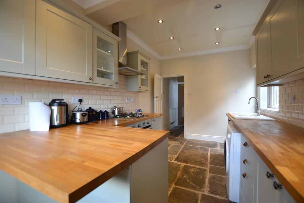Beech Road, Stourbridge 2 bed house £995 pcm (£230 pw)