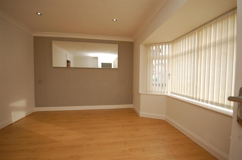 45 Norbury Crescent (11).JPG