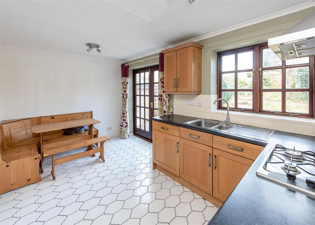 25 Millers Vale-kitchen1.jpg
