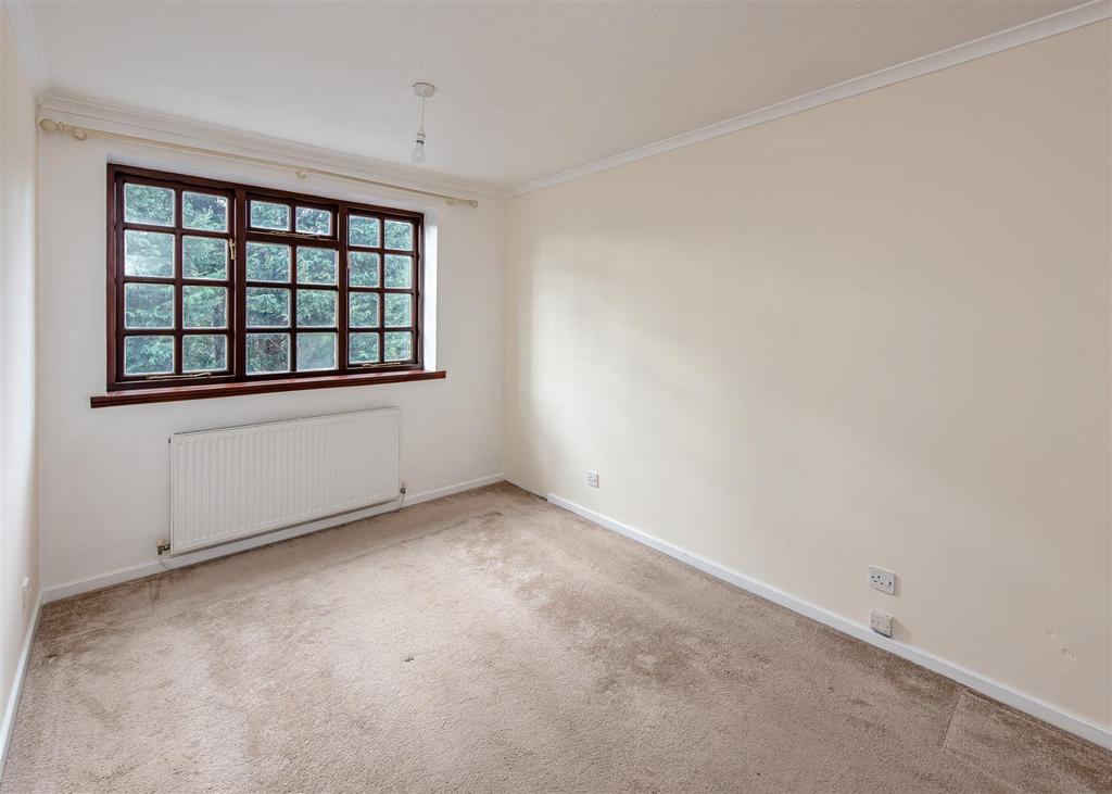 25 Millers Vale-bed1.jpg