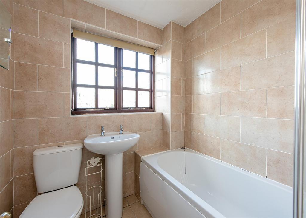 25 Millers Vale-bath.jpg