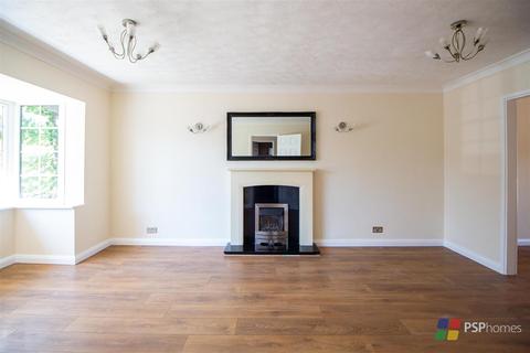 124 Beech Hill, Haywards Heath, RH16 3TT