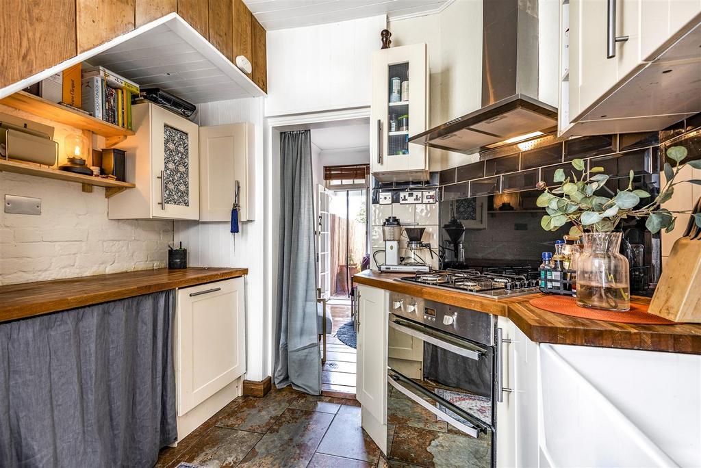 Kitchen 1.jpg