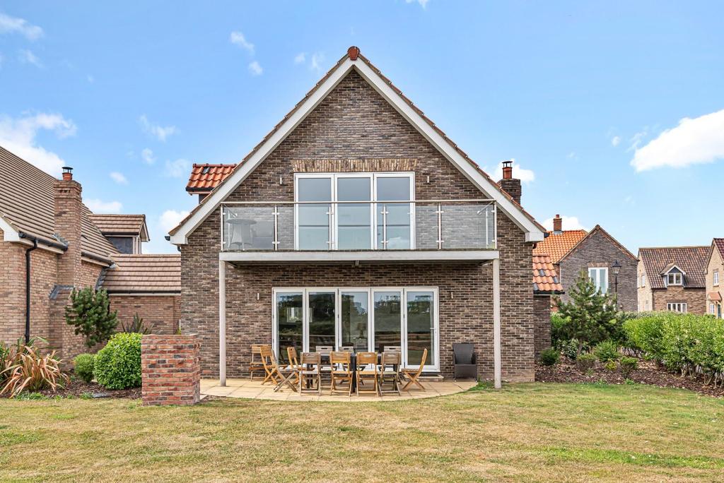 Britannia Drive, The Bay, Filey 4 bed detached house £475,000