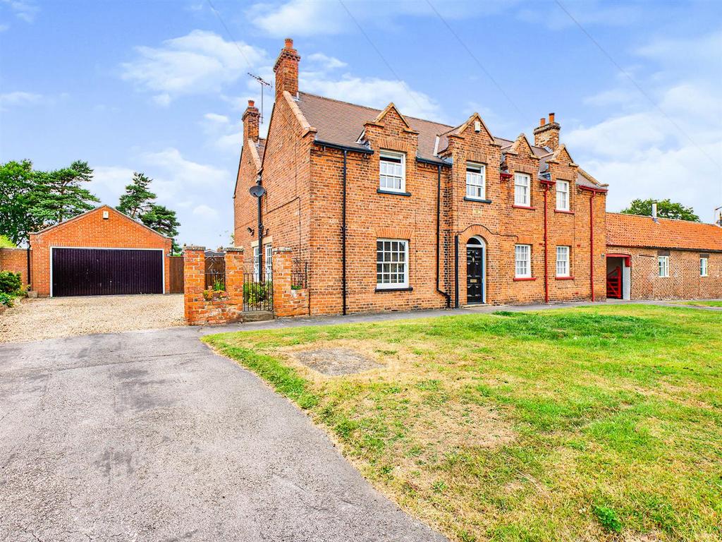 Church Street, Hutton, Driffield 3 bed semidetached house for sale £375,000