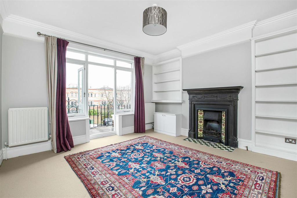 Arundel Terrace, Barnes, SW13 2 bed flat for sale £699,950