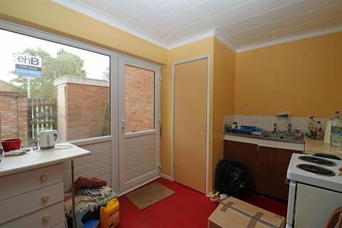 5 Buckden Close, Warwick, CV34 5XG