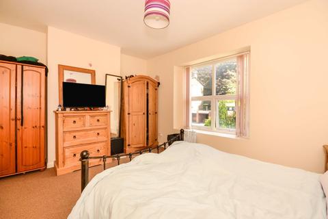 298 Bole Hill Road, Sheffield, S6 5DF