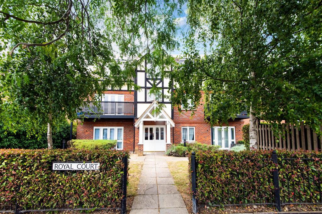 Holders Hill Road, Mill Hill, London 1 bed flat £325,000