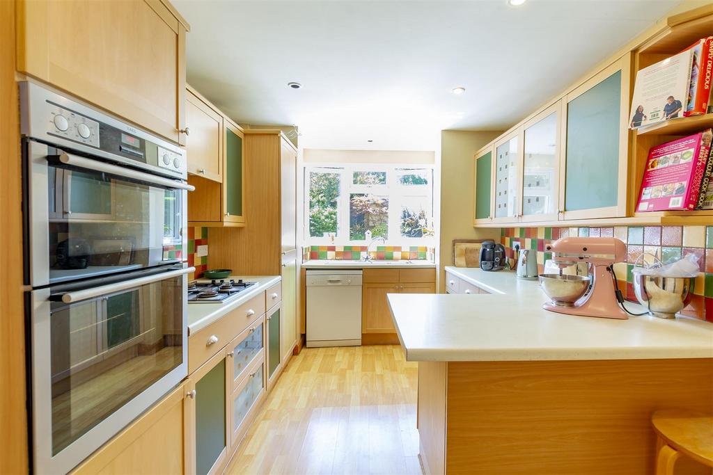 KITCHEN DSC 3400-HDR copy.jpg