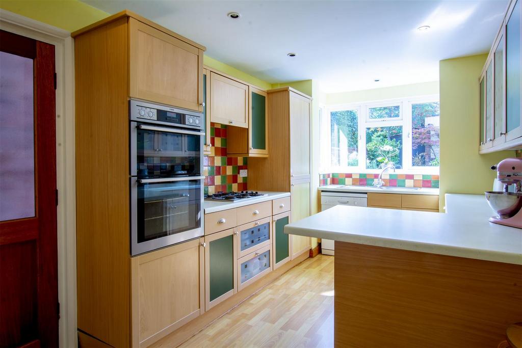 Kitchen DSC 1122-HDR copy.jpg