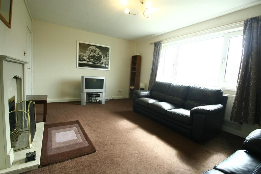 West Farm Avenue, Longbenton, NE12 2 bed apartment £525 pcm (£121 pw)