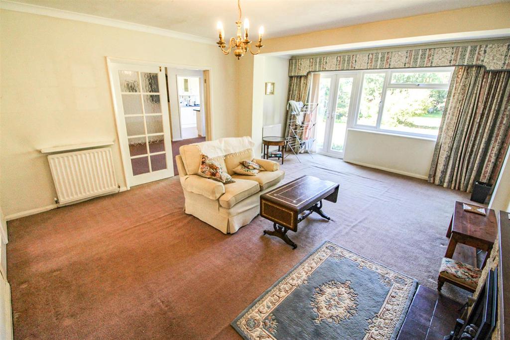 Lime Avenue, Royal Leamington Spa 3 bed detached house £625,000