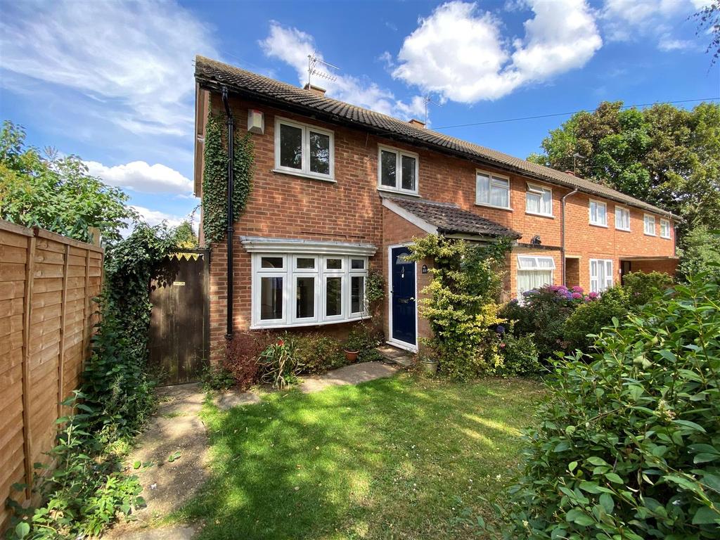Cell Barnes Lane, St Albans, Hertfordshire 2 bed end of terrace house for sale £450,000