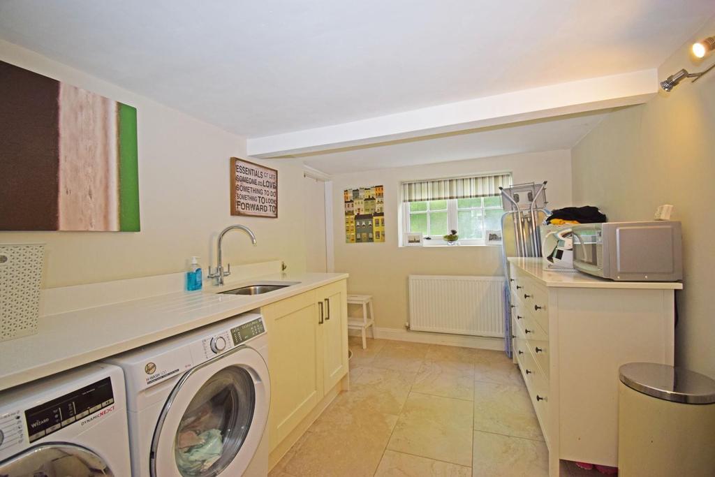 4 Church Lane, laundry.jpg