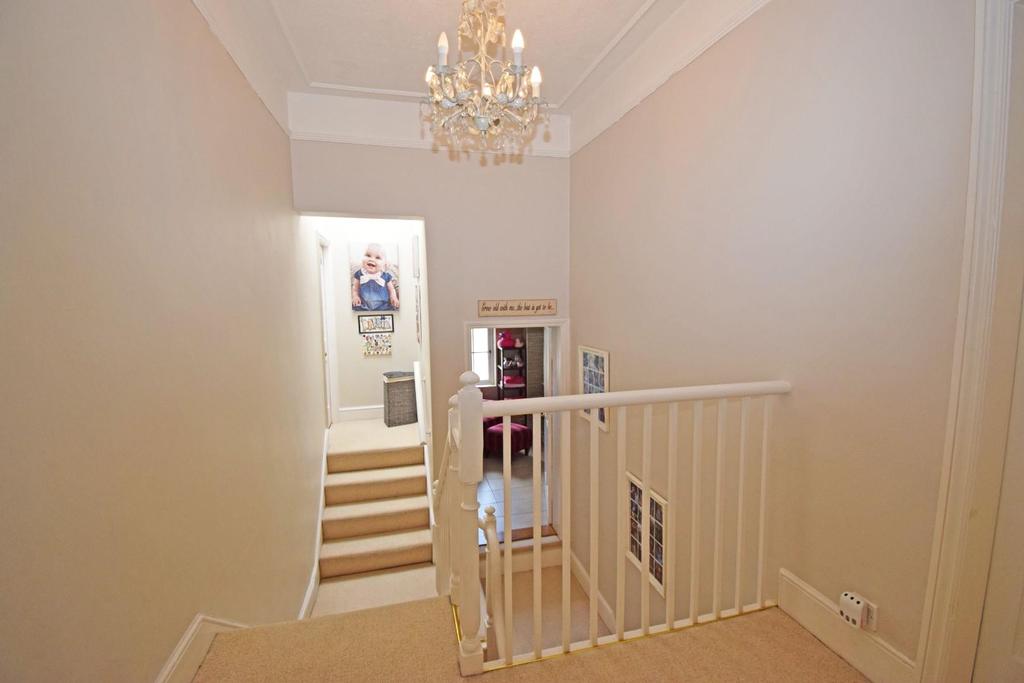 4 Church Lane, landing.jpg
