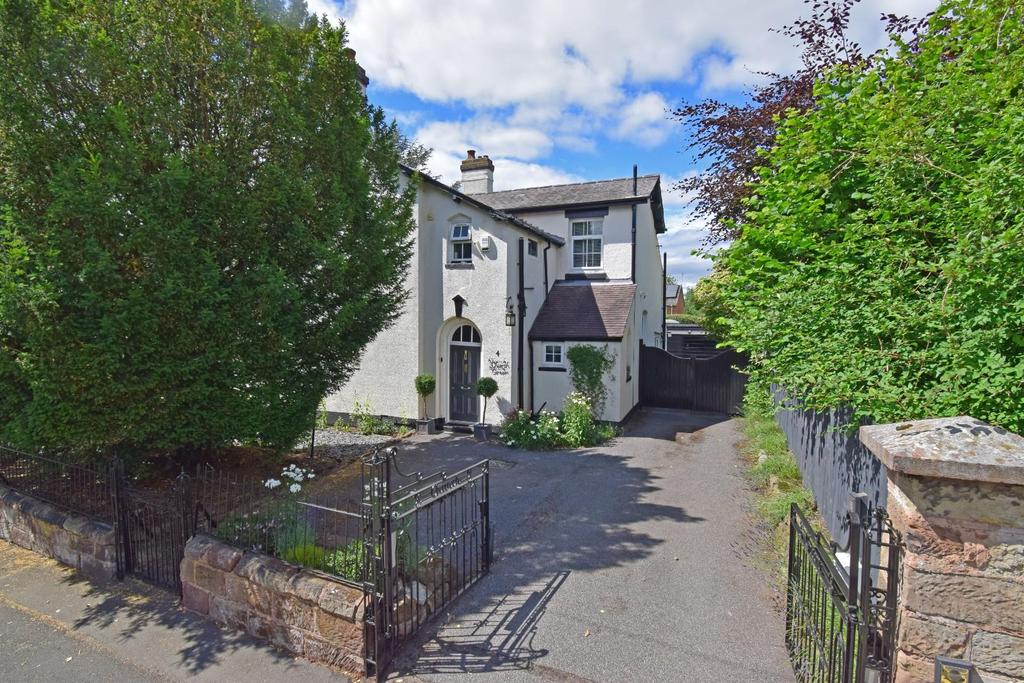 4 Church Lane, front gates open a.jpg
