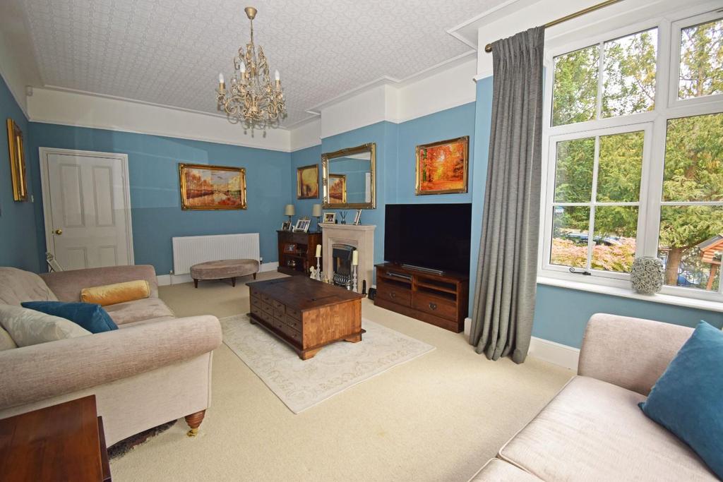 4 Church Lane, lounge b.jpg
