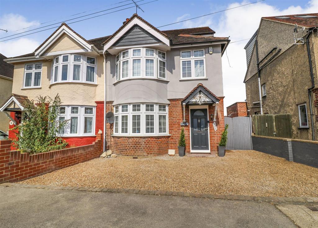 Moulsham Drive, Chelmsford 4 bed semidetached house for sale £600,000