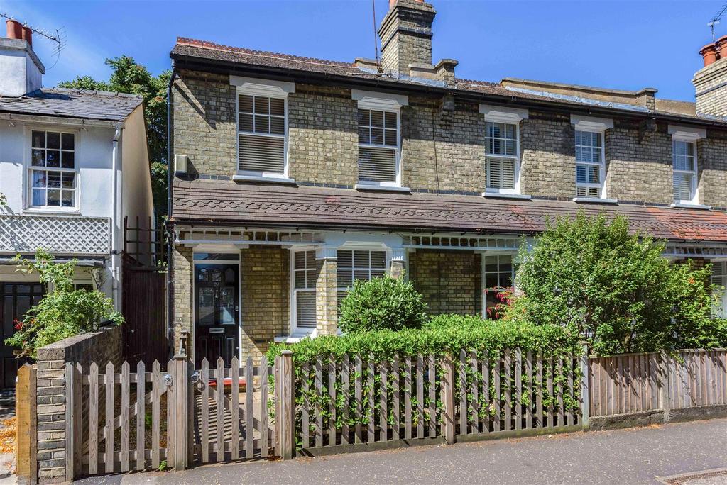 First Cross Road, Twickenham 3 bed end of terrace house £830,000
