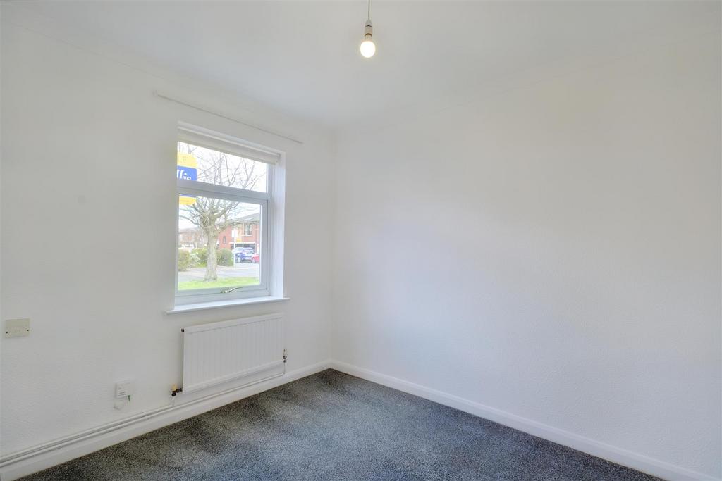 Bedroom 2/Dining room