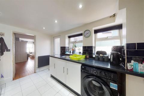 12 Pavilion Road, Folkestone, CT19 5RW