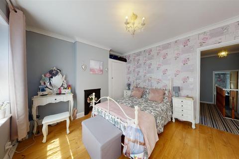 12 Pavilion Road, Folkestone, CT19 5RW