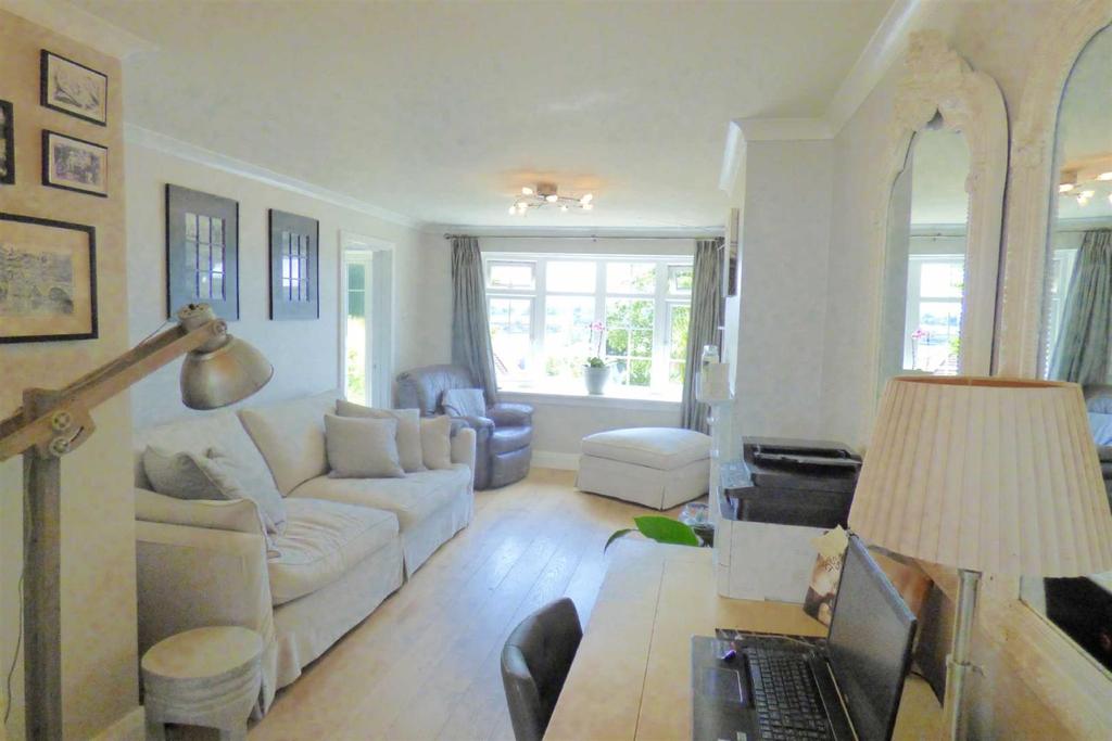 Hever Croft, Strood, 3 bed semidetached house £375,000
