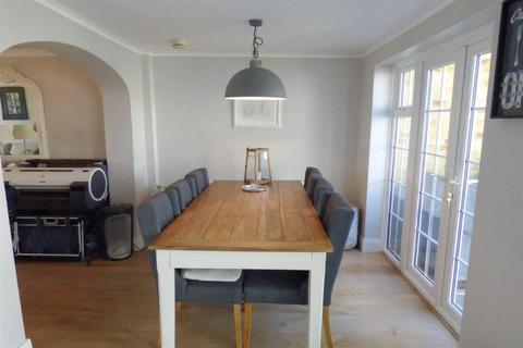 10 Hever Croft, Rochester, ME2 2NN
