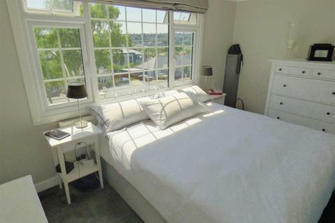 10 Hever Croft, Rochester, ME2 2NN