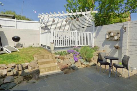 10 Hever Croft, Rochester, ME2 2NN