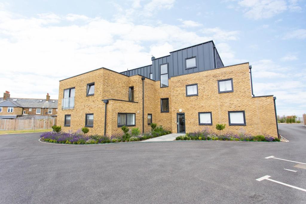 Morris Avenue, Herne Bay 2 bed apartment £350,000