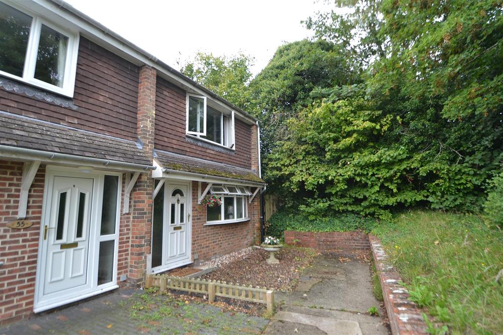The Elms, Andover, SP10 2JH 3 bed end of terrace house £975 pcm (£225 pw)