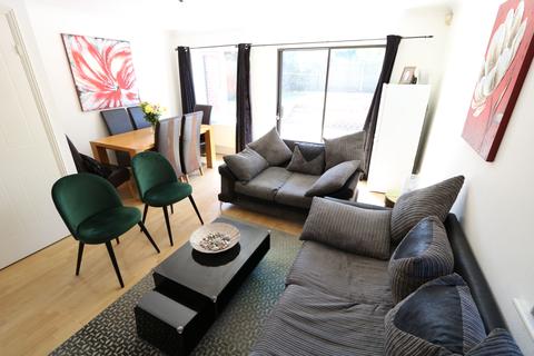 1 Boleyn Close, Chafford Hundred, Grays, RM16 6NU