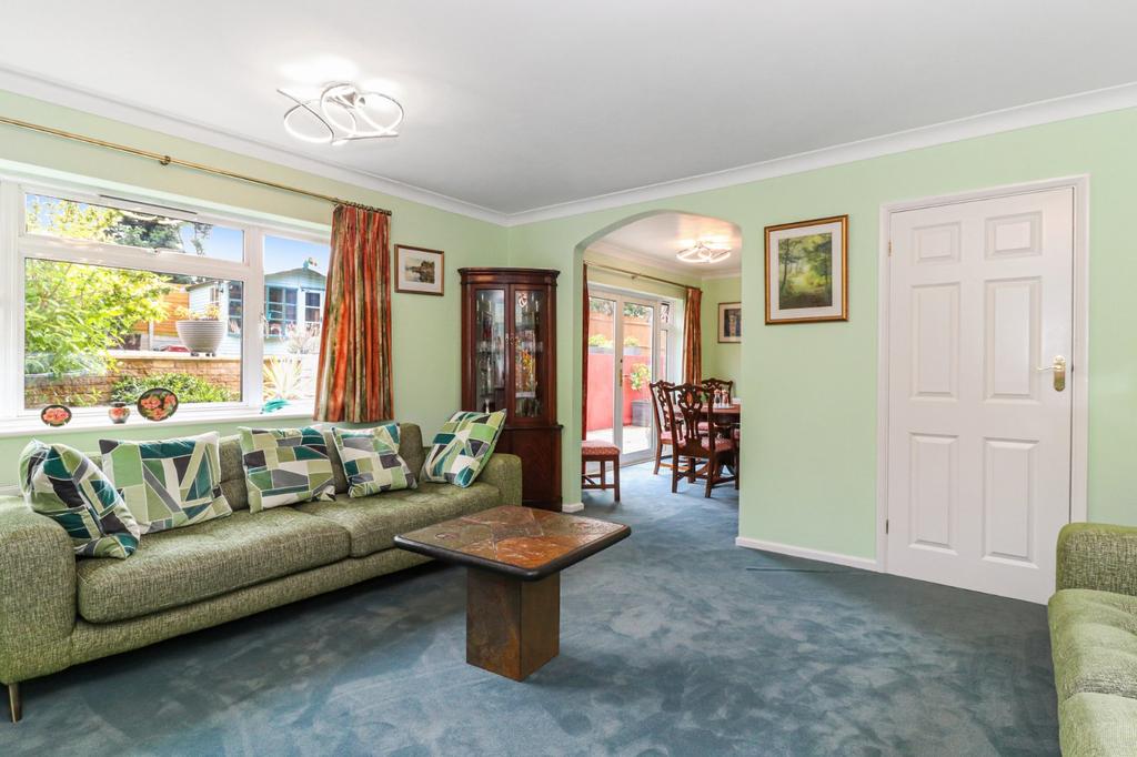 Gallows Hill Lane, Abbots Langley... 4 bed detached house £800,000
