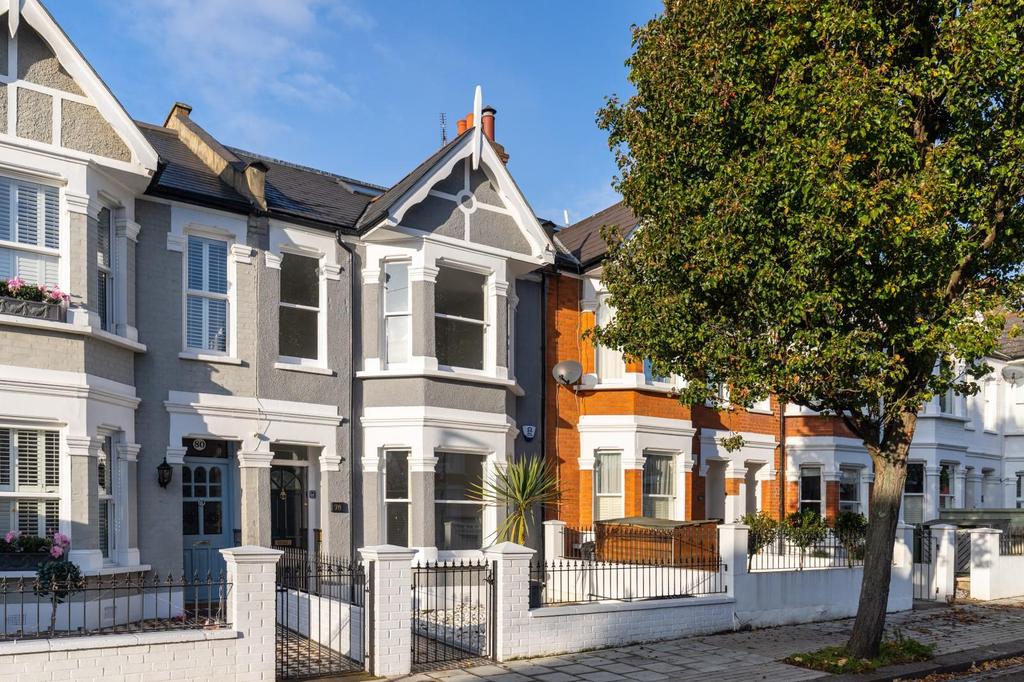 Trentham Street, Southfields, London... 4 bed terraced house £3,750