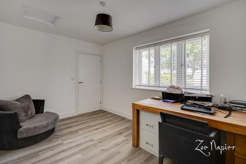 8 Basin Road, Heybridge Basin, Maldon, CM9 4RG