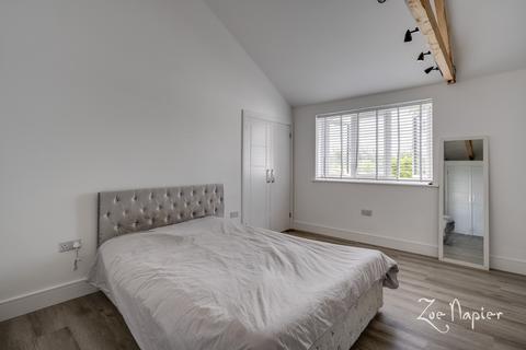 8 Basin Road, Heybridge Basin, Maldon, CM9 4RG