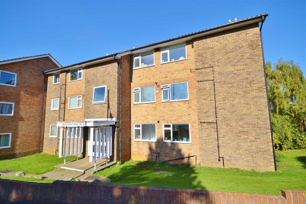 Hangleton Road, Hove 2 bed flat £1,250 pcm (£288 pw)