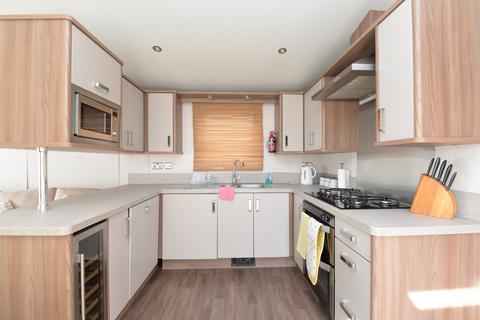 2 bedroom mobile home for sale - Naish Common, Seaview Road, Hoburne Naish