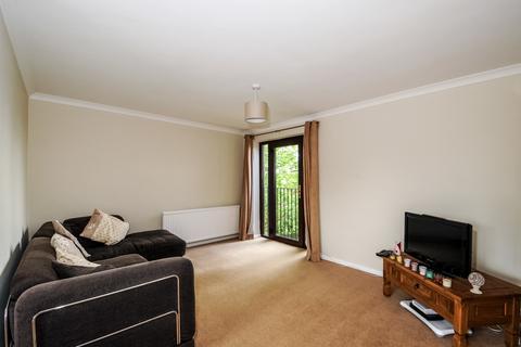 2 bedroom flat to rent, Mallards Reach, Weybridge, KT13