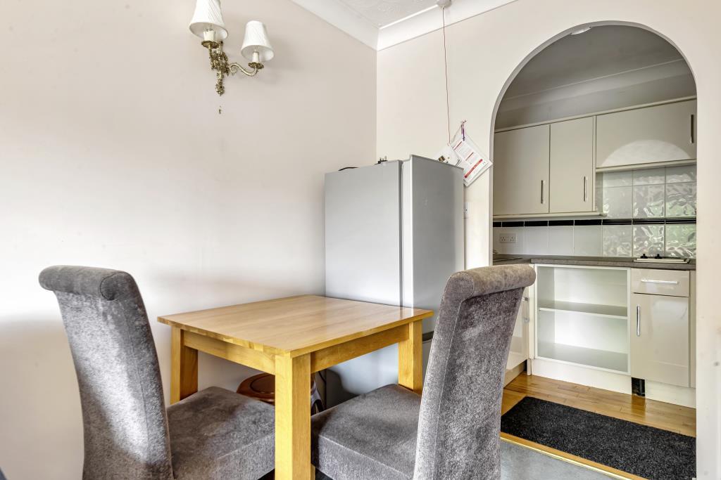 Homewell House, The Moors, Kidlington, Oxfordshire, OX5 1 bed retirement property £110,000