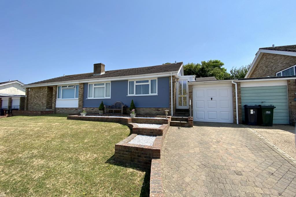 Winchester Way, Eastbourne, East... 3 bed bungalow £400,000